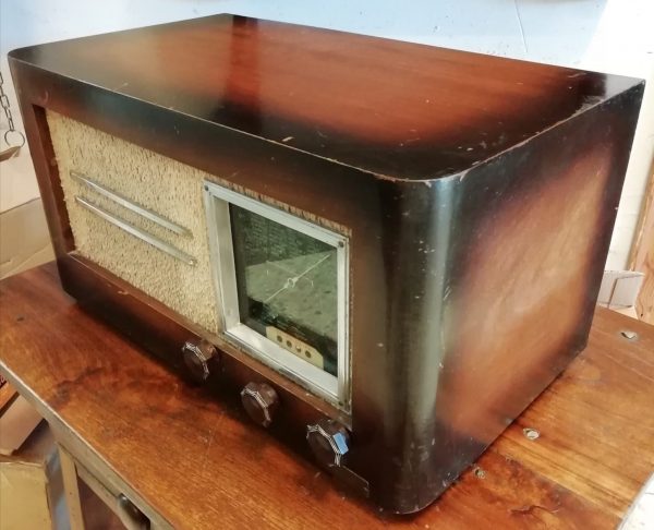 Radio antiguo de válvulas4