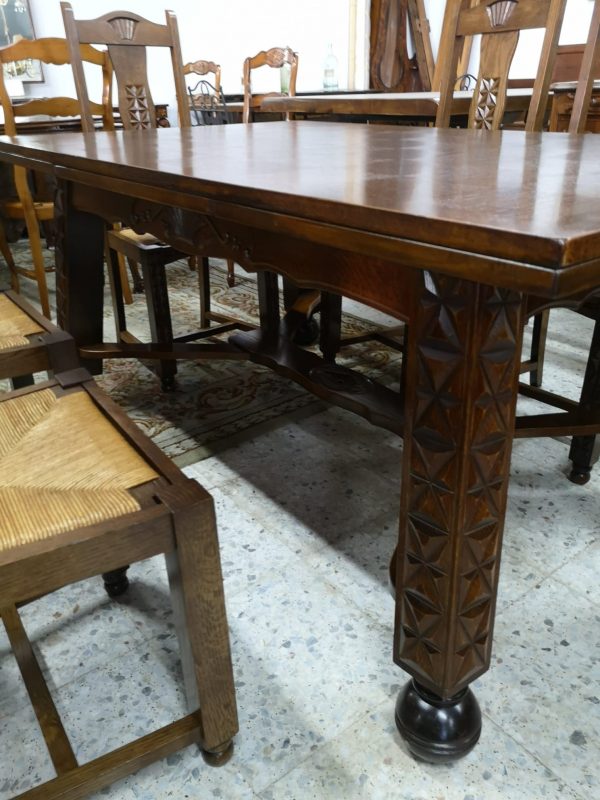 Mesa extensible en madera de roble estilo Luis XV y 6 sillas3