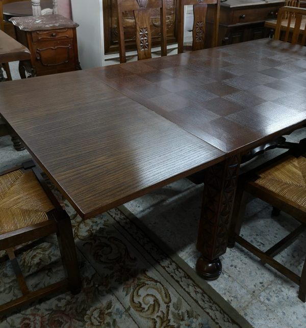 Mesa extensible en madera de roble estilo Luis XV y 6 sillas4