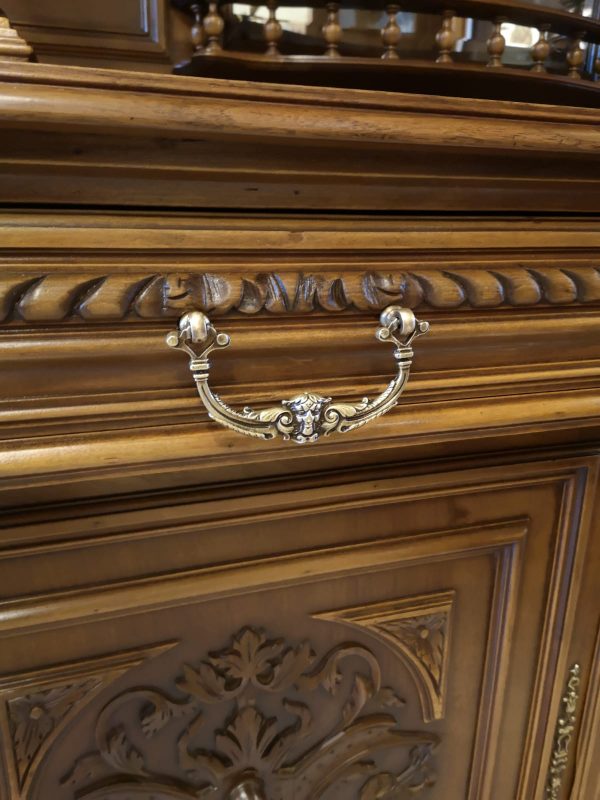 Aparador en madera de Nogal ff S XIX - pp S XX-4