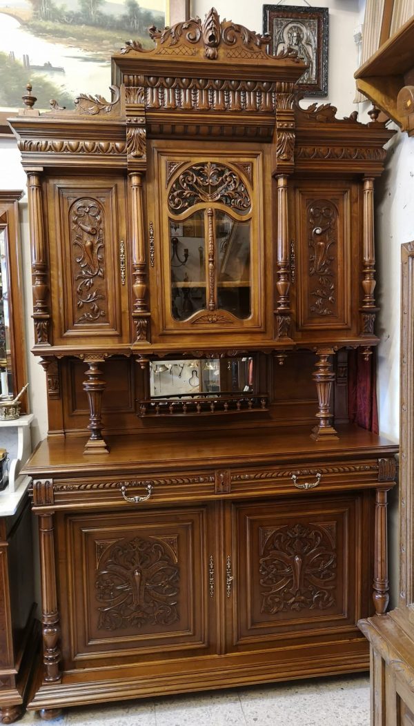 Aparador en madera de Nogal ff S XIX - pp S XX