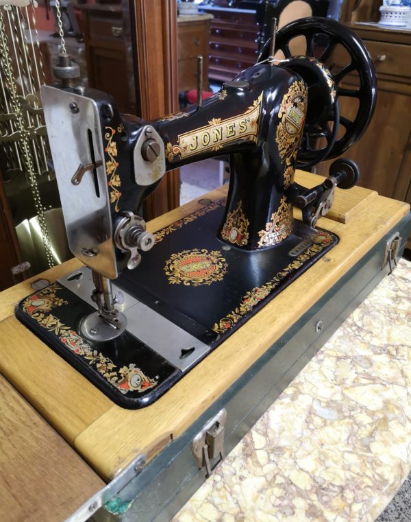 Máquina coser Jones12