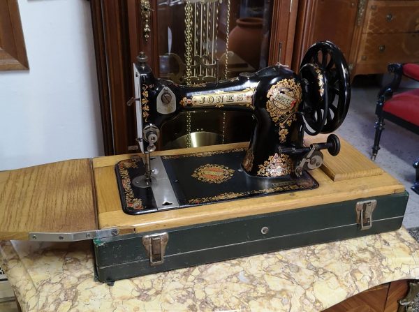 Máquina coser Jones13
