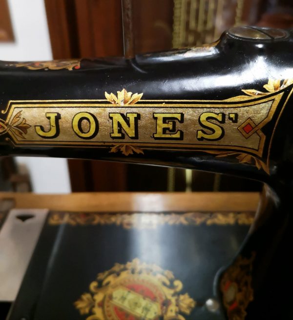 Máquina coser Jones8