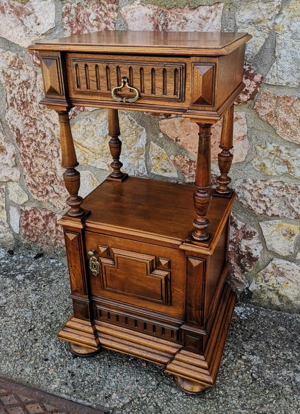Mesitas antigua en madera de nogal1