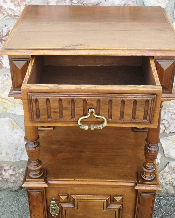 Mesitas antigua en madera de nogal2