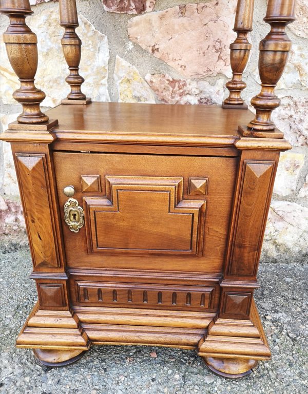 Mesitas antigua en madera de nogal3
