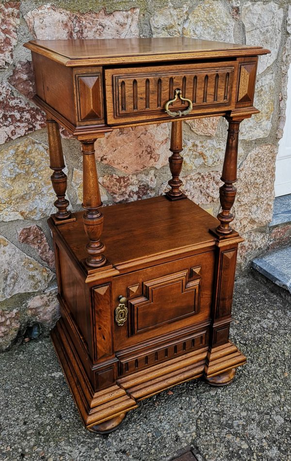 Mesitas antigua en madera de nogal8