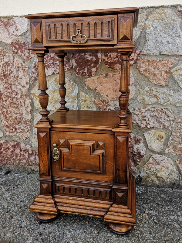 Mesitas antigua en madera de nogal9