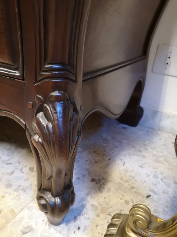 Cómoda bombé estilo Luis XV en madera de Sapeli3