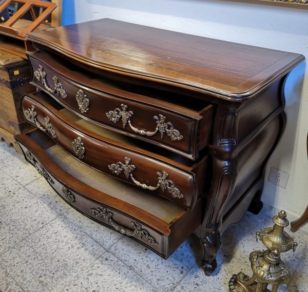 Cómoda bombé estilo Luis XV en madera de Sapeli4