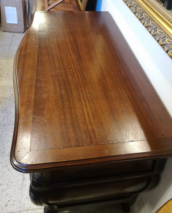 Cómoda bombé estilo Luis XV en madera de Sapeli6