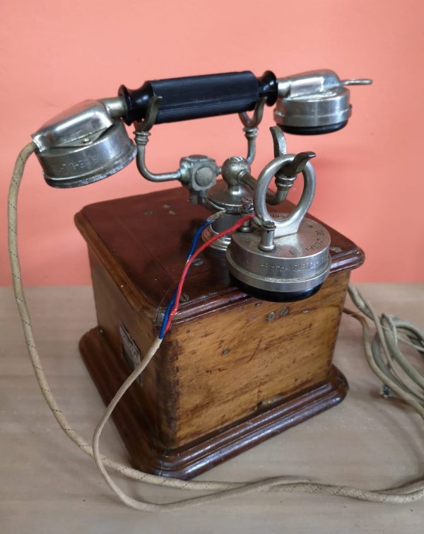 Teléfono modelo 1910-2