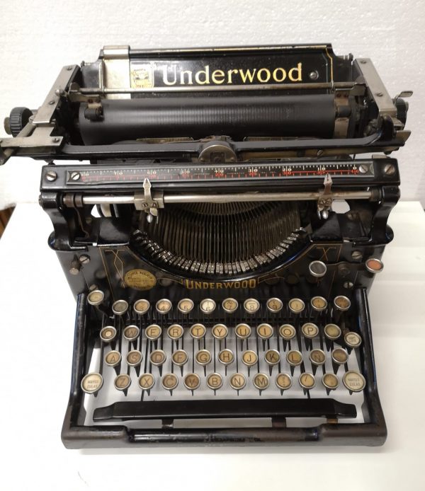 Máquina escribir Underwood4