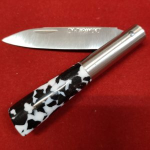Navaja CM metraquilato blanco-negro