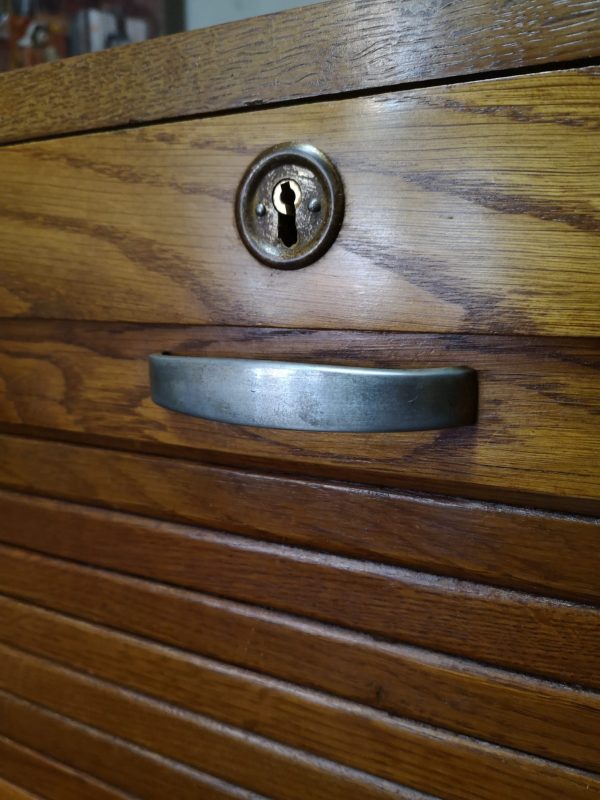 Archivador de persiana doble en madera de Roble1