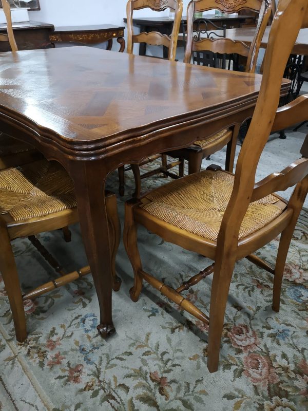 Mesa extensible en madera de roble más 6 sillas estilo Luis XV 1