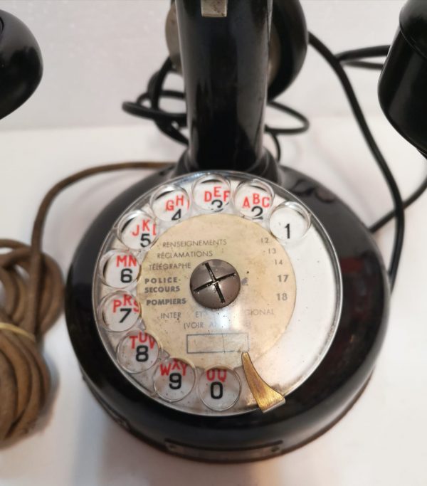 Teléfono de columna2