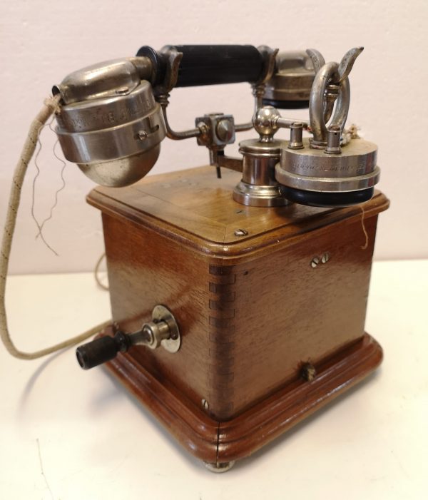 Teléfono modelo 1910-1