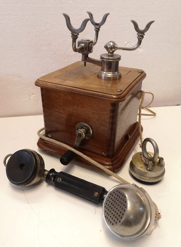 Teléfono modelo 1910-2